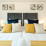 Cozy Retreat Near Heathrow Airport
