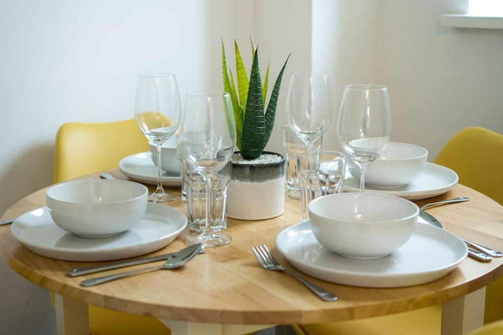 Cozy Retreat Near Heathrow Airport