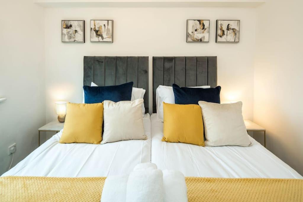 Cozy Retreat Near Heathrow Airport * Feltham