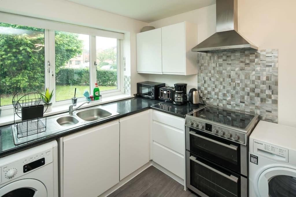 Cozy Retreat Near Heathrow Airport Feltham