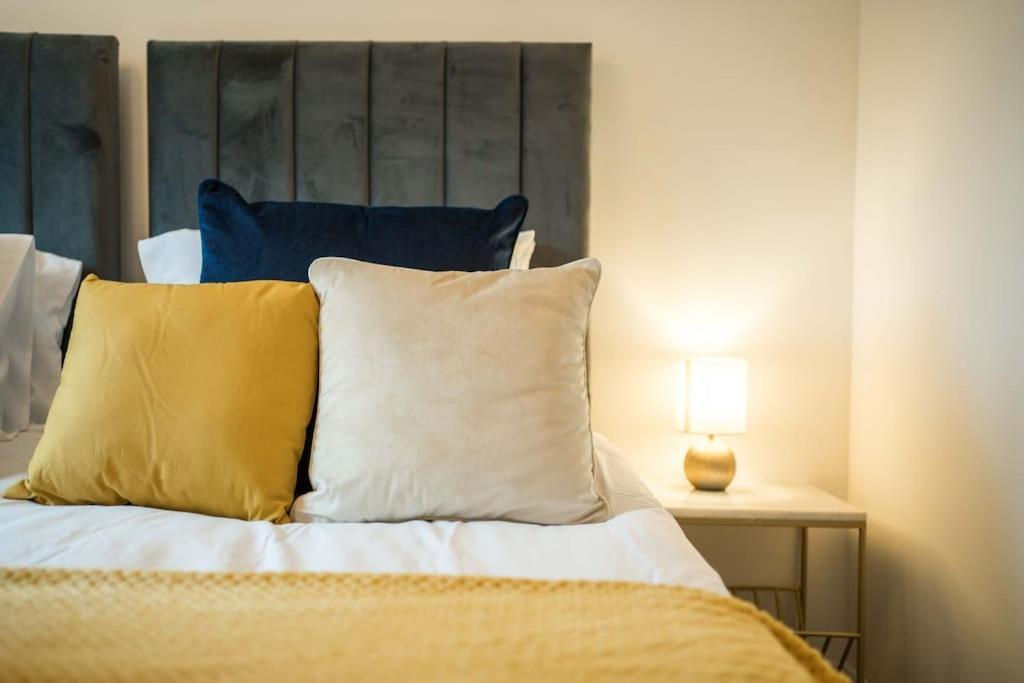 Cozy Retreat Near Heathrow Airport Apartment *