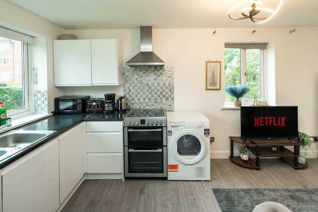Apartment Cozy Retreat Near Heathrow Airport *