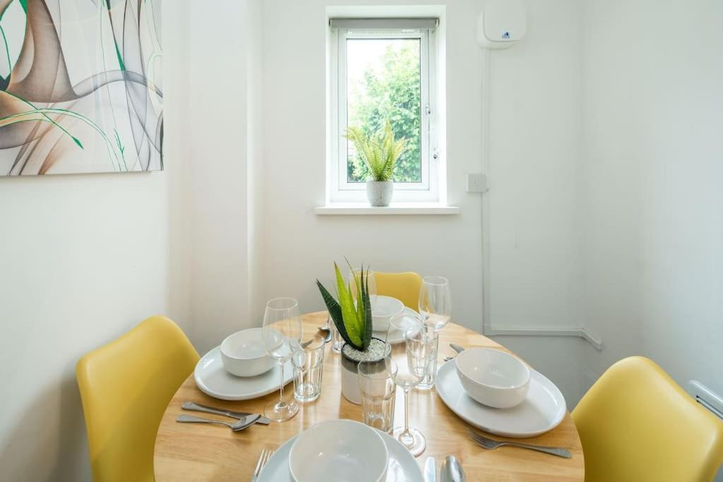 Cozy Retreat Near Heathrow Airport Feltham